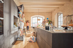 Blum Space Step