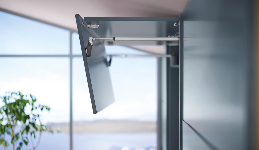 Blum podizno-preklopni okov Aventos top 